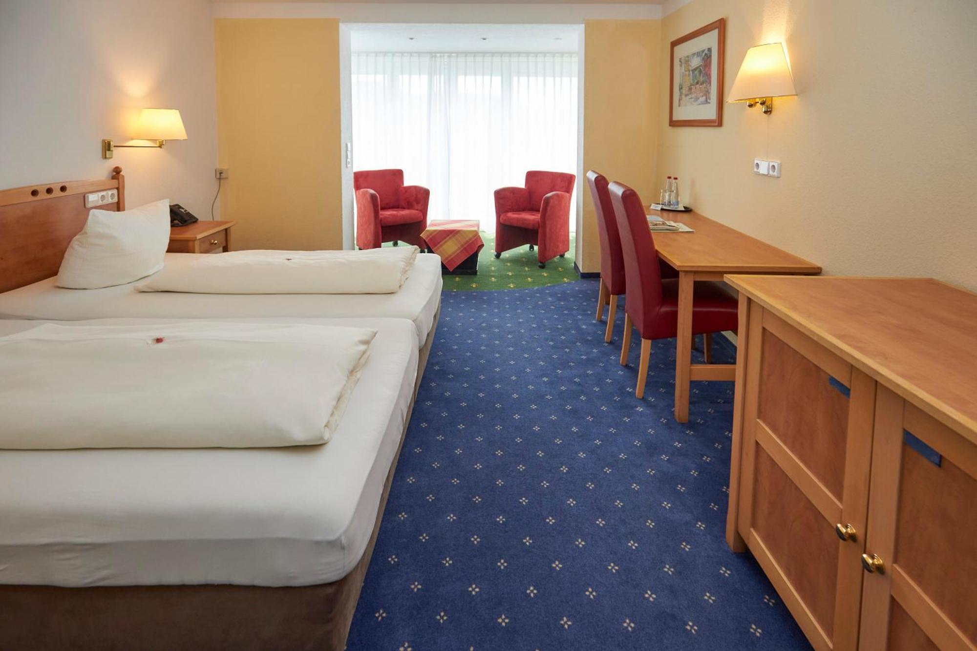 Flair Hotel Landgasthof Roger Lowenstein Bagian luar foto