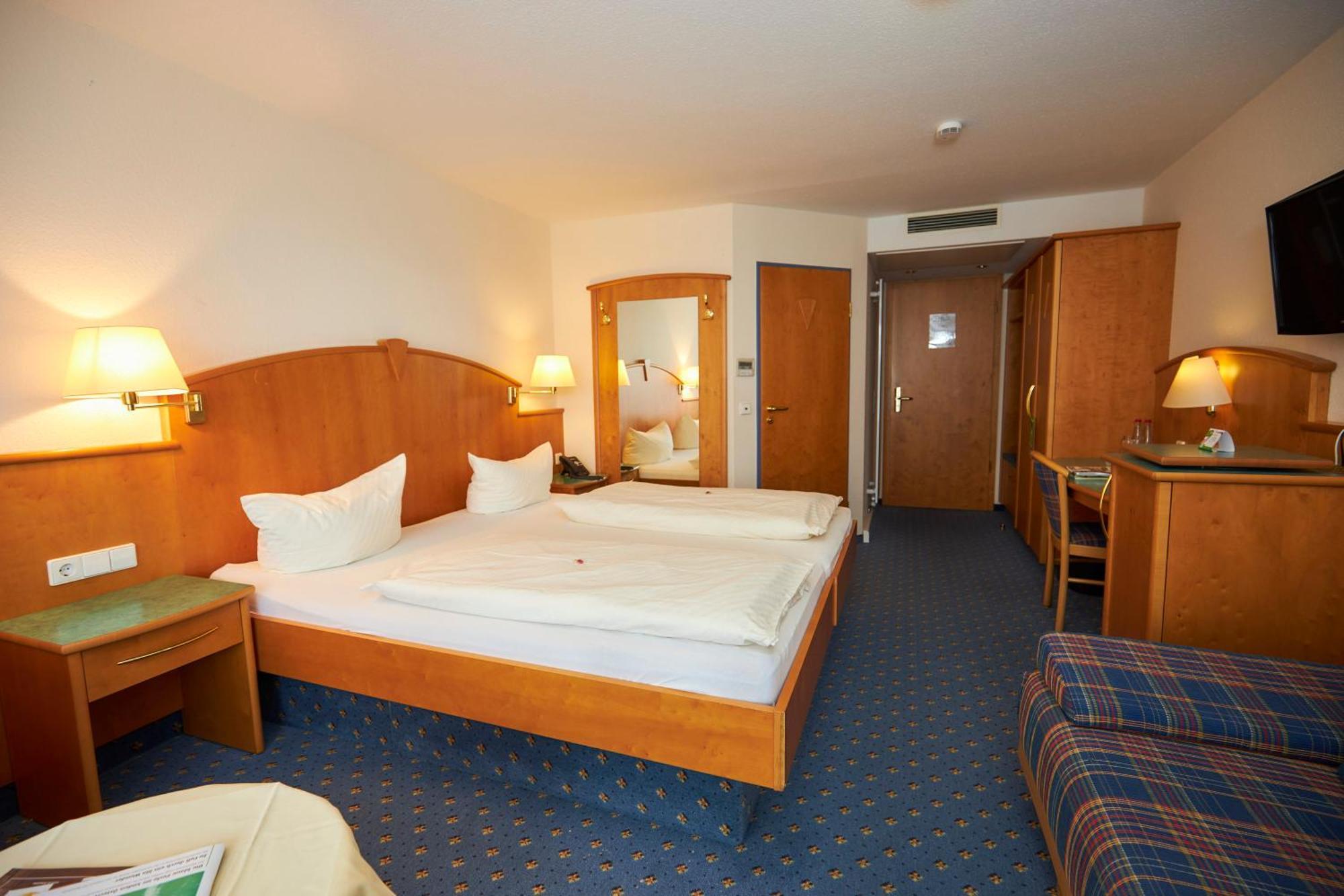 Flair Hotel Landgasthof Roger Lowenstein Bagian luar foto