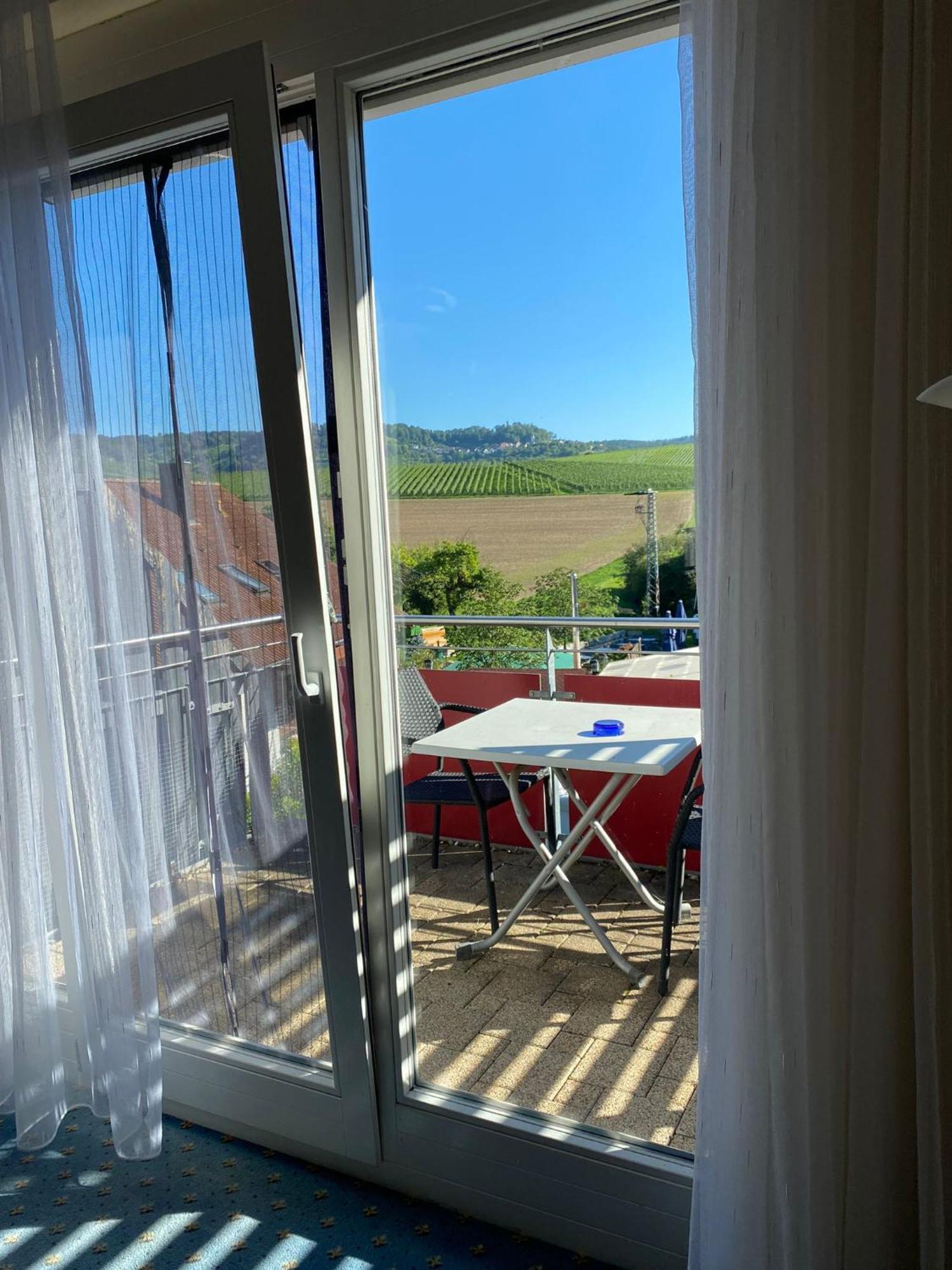 Flair Hotel Landgasthof Roger Lowenstein Bagian luar foto