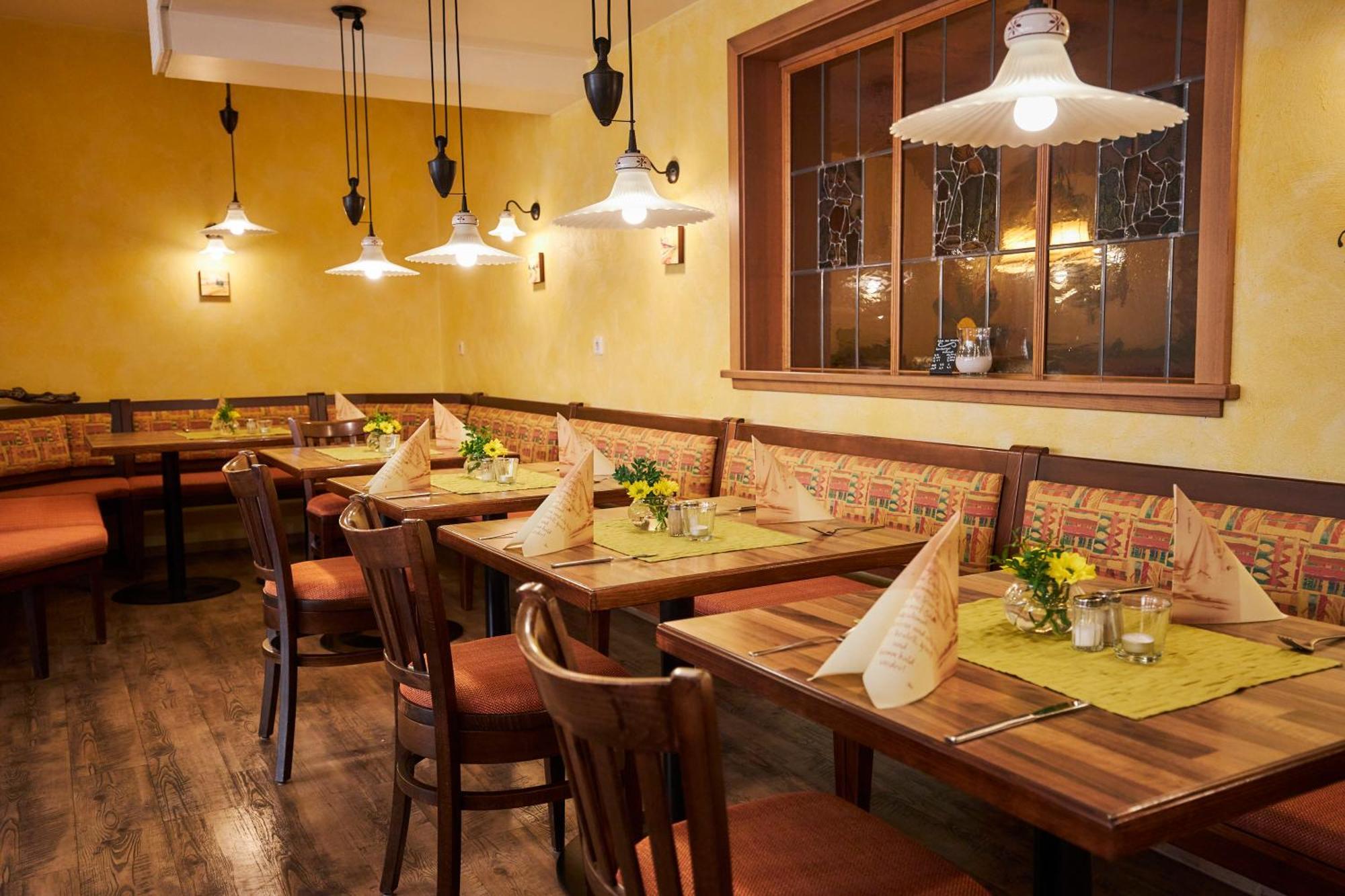 Flair Hotel Landgasthof Roger Lowenstein Bagian luar foto